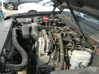 2011 Chevrolet Suburban LS z VIN 1GNSKHE3XBR229151, wystawiony jako IAAI lot #43397373 z przebiegiem 181 048 mil mil oraz . Historia ofert i sprzedaży dostępna na DreamBid. Obrazek 19.