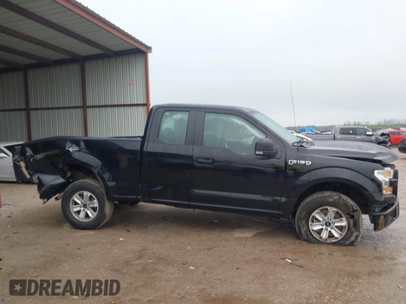2017 Ford F-150 XL z VIN 1FTEX1C82HKE48197, wystawiony jako IAAI lot #41954267 z przebiegiem 72 946 mil mil oraz . Historia ofert i sprzedaży dostępna na DreamBid. Obrazek 13.