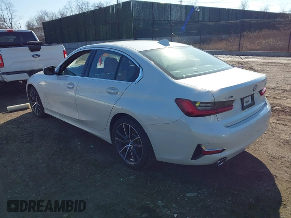 2020 BMW 3 Series 330i xDrive with VIN WBA5R7C07LFH92066, listed as a IAAI auction lot 41603868 with 44,439 mi miles. Bid and sale history available at carsss.com. Image 3.