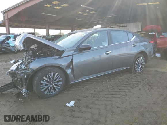 2025 Nissan Altima SV with VIN 1N4BL4DVXSN320757, listed as a Copart auction lot 85480634 with 2,615 mi miles and Salvage Title. Bid and sale history available at DreamBid. Image 1.