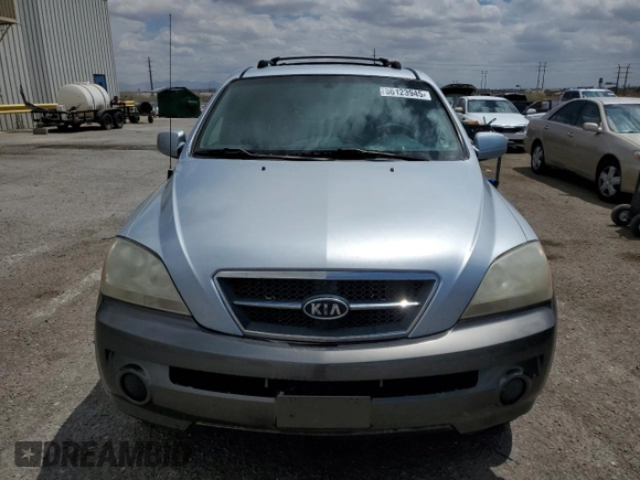 2006 Kia Sorento LX z VIN KNDJD733265572903, wystawiony jako Copart lot #56123945 z przebiegiem 185 664 mil mil oraz Szkoda całkowita • Salvage title. Historia ofert i sprzedaży dostępna na DreamBid. Obrazek 5.
