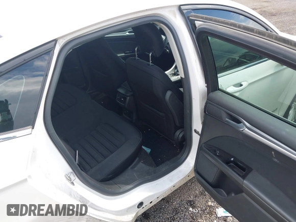 2014 Ford Fusion SE Hybrid z VIN 3FA6P0LU3ER391680, wystawiony jako IAAI lot #42643934 z przebiegiem 102 578 mil mil oraz . Historia ofert i sprzedaży dostępna na DreamBid. Obrazek 8.