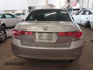 2012 Honda Accord EX z VIN 1HGCP2F70CA016014, wystawiony jako IAAI lot #41998121 z przebiegiem 78 075 mil mil oraz . Historia ofert i sprzedaży dostępna na DreamBid. Obrazek 16.