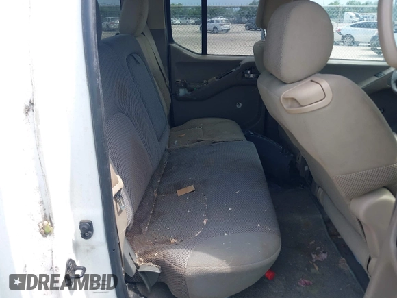 2008 Nissan Frontier SE z VIN 1N6AD07U78C416054, wystawiony jako IAAI lot #42345055 z przebiegiem 310 260 mil mil oraz . Historia ofert i sprzedaży dostępna na DreamBid. Obrazek 8.