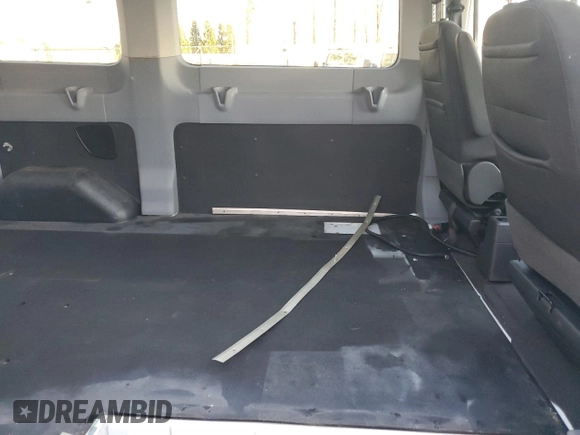 2017 Ford Transit XL с VIN 1FDZK1CM5HKB18028, выставлен на аукционе Copart как лот 82338464 с пробегом 78 286 миль миль и Списание • Salvage title. История ставок и продаж доступна на DreamBid. Изображение 11.