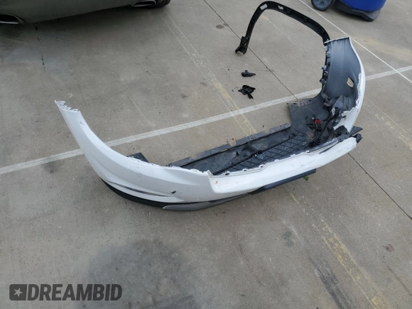 2019 Jeep Cherokee Limited with VIN 1C4PJMDX2KD409798, listed as a Copart auction lot 56913685 with 59,299 mi miles and Salvage title. Bid and sale history available at DreamBid. Image 13.