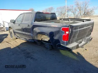 2021 Chevrolet Silverado 1500 LT Trail Boss with VIN 1GCPYFEDXMZ392928, listed as a IAAI auction lot 41340856 with 52,361 mi miles and . Bid and sale history available at DreamBid. Image 3.