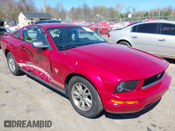 2009 Ford Mustang with VIN 1ZVHT80N895141562, listed as a IAAI auction lot 39262306 with 170,532 mi miles and . Bid and sale history available at DreamBid. Image 1.
