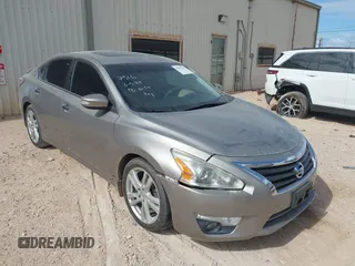 2015 Nissan Altima SL with VIN 1N4BL3AP5FC267516, listed as a IAAI auction lot 41899295 with 97,479 mi miles and . Bid and sale history available at DreamBid. Image 1.