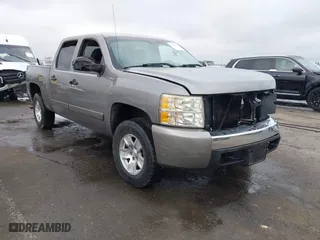 2007 Chevrolet Silverado 1500 LTZ with VIN 2GCEK13M571637081, listed as a IAAI auction lot 41085702 with 202,998 mi miles. Bid and sale history available at carsss.com. Image 1.
