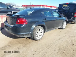 2013 Dodge Avenger R/T with VIN 1C3CDZBG7DN604481, listed as a IAAI auction lot 41475607 with 53,462 mi miles. Bid and sale history available at carsss.com. Image 4.