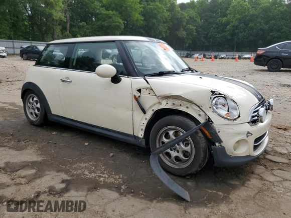 2012 MINI Hardtop z VIN WMWSU3C55CT543365, wystawiony jako Copart lot #56859905 z przebiegiem 137 537 mil mil oraz Szkoda całkowita • Salvage title. Historia ofert i sprzedaży dostępna na DreamBid. Obrazek 4.