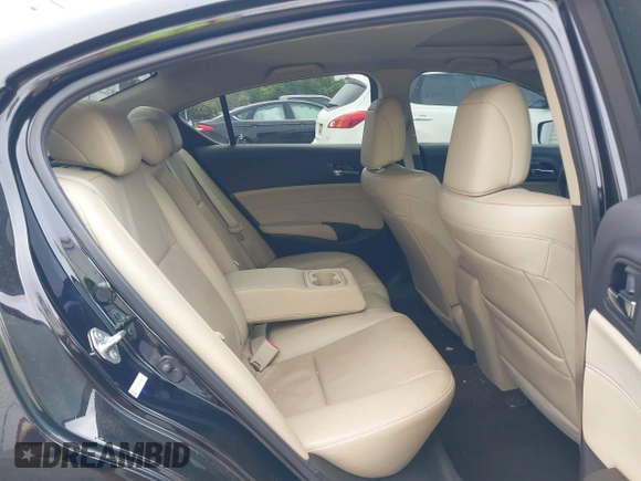 2013 Acura ILX Tech Pkg with VIN 19VDE1F72DE013609, listed as a IAAI auction lot 41984514 with 124,157 mi miles. Bid and sale history available at carsss.com. Image 8.