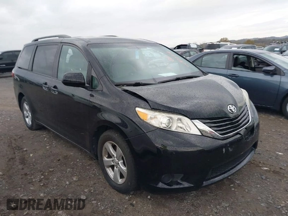 2017 Toyota Sienna LE Auto Access Seat with VIN 5TDKZ3DC4HS801298, listed as a IAAI auction lot 40805212 with 133,991 mi miles. Bid and sale history available at carsss.com. Image 1.
