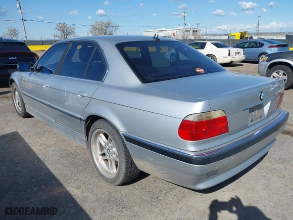 2001 BMW 7 Series 740iA with VIN WBAGG83451DN86662, listed as a IAAI auction lot 41967255 with 187,669 mi miles. Bid and sale history available at carsss.com. Image 3.