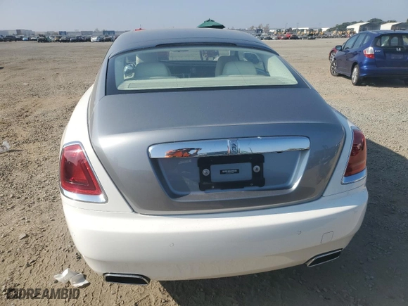 2017 Rolls-Royce Wraith with VIN SCA665C59HUX86762, listed as a Copart auction lot 82405254 with 10,422 mi miles and Salvage Title. Bid and sale history available at carsss.com. Image 6.