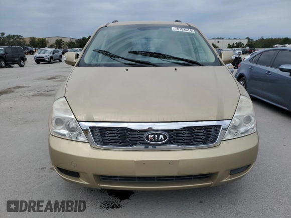 2011 Kia Sedona LX with VIN KNDMG4C76B6367949, listed as a Copart auction lot 76192014 with 84,628 mi miles and Clean Title. Bid and sale history available at carsss.com. Image 5.