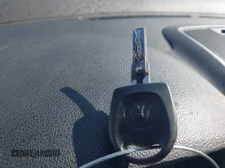 2005 Volkswagen Jetta 2.5L с VIN 3VWDF71K65M608938, выставлен на аукционе IAAI как лот 41880658 с пробегом 108 701 миль миль и . История ставок и продаж доступна на DreamBid. Изображение 11.