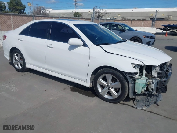 2011 Toyota Camry LE with VIN 4T1BK3EK5BU614516, listed as a IAAI auction lot 41713243 with 287,576 mi miles. Bid and sale history available at carsss.com. Image 1.