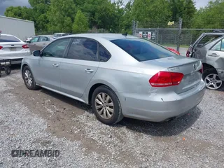 2013 Volkswagen Passat Wolfsburg Edition z VIN 1VWAH7A38DC146887, wystawiony jako IAAI lot #42380916 z przebiegiem 169 608 mil mil oraz . Historia ofert i sprzedaży dostępna na DreamBid. Obrazek 3.