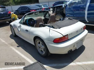 1997 BMW 3 Series Z3 1.9 z VIN 4USCH7323VLB79374, wystawiony jako IAAI lot #42371934 z przebiegiem 161 418 mil mil oraz . Historia ofert i sprzedaży dostępna na DreamBid. Obrazek 3.
