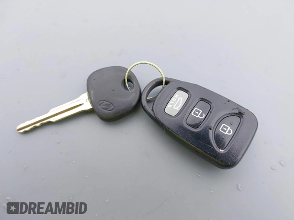 2013 Hyundai Elantra Limited z VIN 5NPDH4AEXDH423558, wystawiony jako IAAI lot #41764640 z przebiegiem 121 331 mil mil oraz . Historia ofert i sprzedaży dostępna na DreamBid. Obrazek 11.