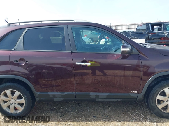 2011 Kia Sorento LX with VIN 5XYKTDA17BG154197, listed as a IAAI auction lot 41923864 with 143,010 mi miles and . Bid and sale history available at carsss.com. Image 13.