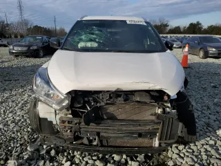 2019 Nissan Kicks S with VIN 3N1CP5CU5KL545608, listed as a Copart auction lot 42564475 with 86,447 mi miles and Salvage Title. Bid and sale history available at carsss.com. Image 5.