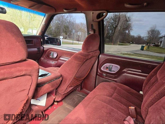 1997 GMC Sierra 3500 z VIN 1GTHC33J5VF005375, wystawiony jako IAAI lot #42298688 z przebiegiem 188 825 mil mil oraz . Historia ofert i sprzedaży dostępna na DreamBid. Obrazek 7.