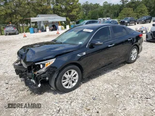 2018 Kia Optima LX z VIN 5XXGT4L39JG235113, wystawiony jako Copart lot #54262675 z przebiegiem 119 084 mil mil oraz Szkoda całkowita • Salvage title. Historia ofert i sprzedaży dostępna na DreamBid. Obrazek 1.