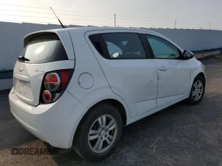 2012 Chevrolet Sonic LS z VIN 1G1JA6SHXC4193688, wystawiony jako Copart lot #60696935 z przebiegiem 413 280 mil mil oraz Czysty tytuł • Clean title. Historia ofert i sprzedaży dostępna na DreamBid. Obrazek 3.