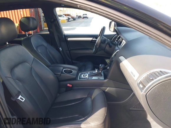 2014 Audi Q7 3.0T S line Prestige with VIN WA1DGAFE8ED003731, listed as a IAAI auction lot 41342173 with 65,118 mi miles. Bid and sale history available at carsss.com. Image 5.