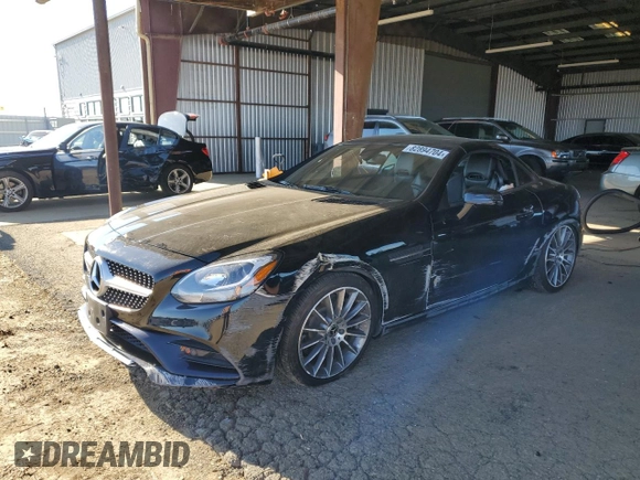 2020 Mercedes-Benz SLC 300 z VIN WDDPK3JA1LF166763, wystawiony jako Copart lot #82894704 z przebiegiem 37 870 mil mil oraz Szkoda całkowita • Salvage title. Historia ofert i sprzedaży dostępna na DreamBid. Obrazek 1.
