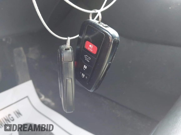 2021 Toyota RAV4 Hybrid XSE z VIN 4T3E6RFV4MU058397, wystawiony jako IAAI lot #42060980 z przebiegiem 236 612 mil mil oraz . Historia ofert i sprzedaży dostępna na DreamBid. Obrazek 11.