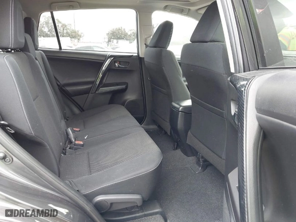 2018 Toyota RAV4 XLE with VIN JTMWFREV4JJ742463, listed as a IAAI auction lot 41920716 with 61,141 mi miles. Bid and sale history available at carsss.com. Image 8.
