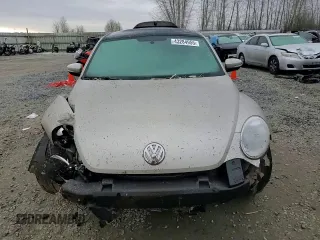 2013 Volkswagen Beetle 2.5L w/Sun with VIN 3VWJP7AT2DM673129, listed as a Copart auction lot 43284955 with 145,864 mi miles and Salvage title. Bid and sale history available at DreamBid. Image 12.