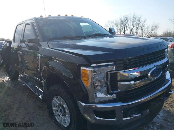 2017 Ford Super Duty F-250 SRW Lariat with VIN 1FT7W2BTXHEE16331, listed as a IAAI auction lot 41770428 with 71,992 mi miles. Bid and sale history available at carsss.com. Image 1.