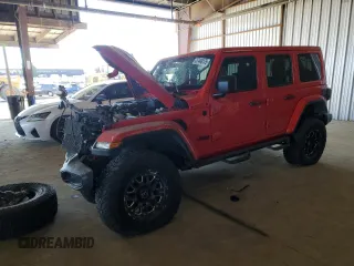 2020 Jeep Wrangler Unlimited Sahara z VIN 1C4HJXEN6LW239647, wystawiony jako Copart lot #57448175 z przebiegiem Nie podano mil oraz Szkoda całkowita • Salvage title. Historia ofert i sprzedaży dostępna na DreamBid. Obrazek 1.