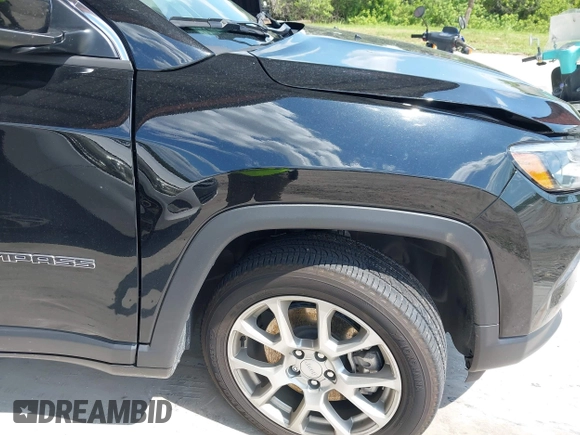 2024 Jeep Compass Latitude Lux с VIN 3C4NJDFN5RT104769, выставлен на аукционе IAAI как лот 42585680 с пробегом 7 162 миль миль и . История ставок и продаж доступна на DreamBid. Изображение 16.