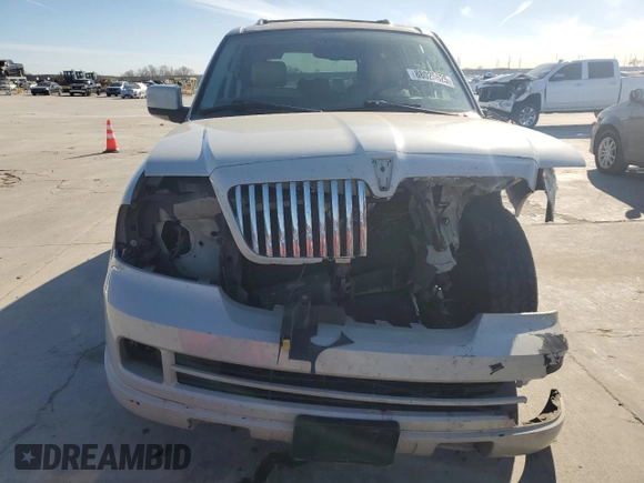 2006 Lincoln Navigator Luxury with VIN 5LMFU27506LJ16665, listed as a Copart auction lot 88025625 with 0 mi miles and Salvage Title. Bid and sale history available at carsss.com. Image 5.