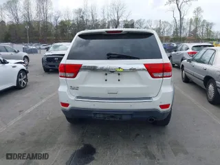 2011 Jeep Grand Cherokee Limited with VIN 1J4RR5GG4BC631343, listed as a IAAI auction lot 41933513 with 262,207 mi miles. Bid and sale history available at carsss.com. Image 16.