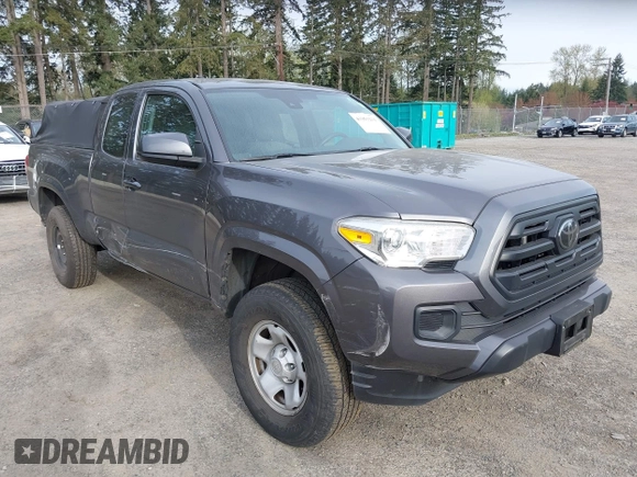 2018 Toyota Tacoma SR z VIN 5TFSX5EN0JX062612, wystawiony jako IAAI lot #41993211 z przebiegiem 92 586 mil mil oraz . Historia ofert i sprzedaży dostępna na DreamBid. Obrazek 1.