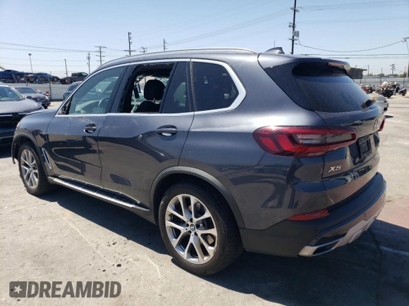 2021 BMW X5 sDrive40i z VIN 5UXCR4C02M9G93906, wystawiony jako Copart lot #63986844 z przebiegiem 32 411 mil mil oraz Szkoda całkowita • Salvage title. Historia ofert i sprzedaży dostępna na DreamBid. Obrazek 2.