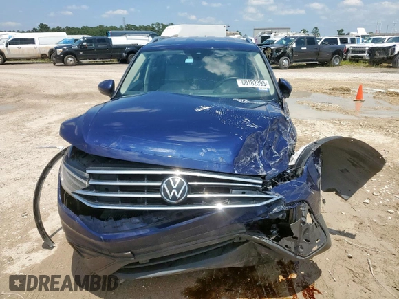 2022 Volkswagen Tiguan SE z VIN 3VV3B7AX9NM102978, wystawiony jako Copart lot #60182395 z przebiegiem 43 565 mil mil oraz Szkoda całkowita • Salvage title. Historia ofert i sprzedaży dostępna na DreamBid. Obrazek 5.