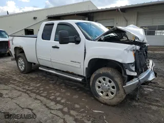 2013 GMC Sierra 2500HD SLE with VIN 1GT220C86DZ256570, listed as a Copart auction lot 45479185 with 233,422 mi miles and Salvage Title. Bid and sale history available at carsss.com. Image 4.