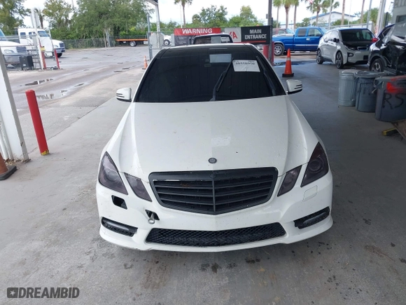 2013 Mercedes-Benz E-Class E 350 Luxury with VIN WDDHF5KB3DA692743, listed as a IAAI auction lot 40550950 with 142,986 mi miles. Bid and sale history available at carsss.com. Image 12.