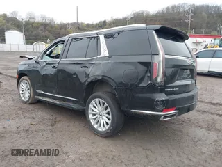 2024 Cadillac Escalade Luxury z VIN 1GYS4AKLXRR116951, wystawiony jako IAAI lot #42007285 z przebiegiem 46 101 mil mil oraz . Historia ofert i sprzedaży dostępna na DreamBid. Obrazek 3.