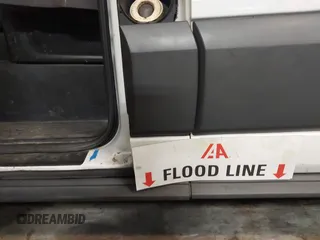 2015 Ford Transit Cargo с VIN 1FTNE1ZM5FKA71131, выставлен на аукционе IAAI как лот 42110889 с пробегом 215 881 миль миль и . История ставок и продаж доступна на DreamBid. Изображение 6.