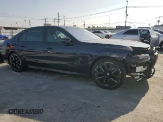 2023 BMW i7 xDrive60 z VIN WBY53EJ08PCN81456, wystawiony jako Copart lot #46480064 z przebiegiem 2218 mil mil oraz . Historia ofert i sprzedaży dostępna na DreamBid. Obrazek 4.