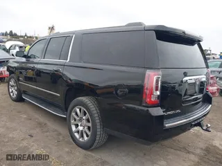 2020 GMC Yukon XL Denali with VIN 1GKS1HKJ8LR181119, listed as a IAAI auction lot 41794775 with 206,337 mi miles. Bid and sale history available at carsss.com. Image 3.